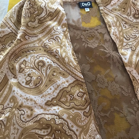 D&G delicate pattern laced top - Picture 3 of 8